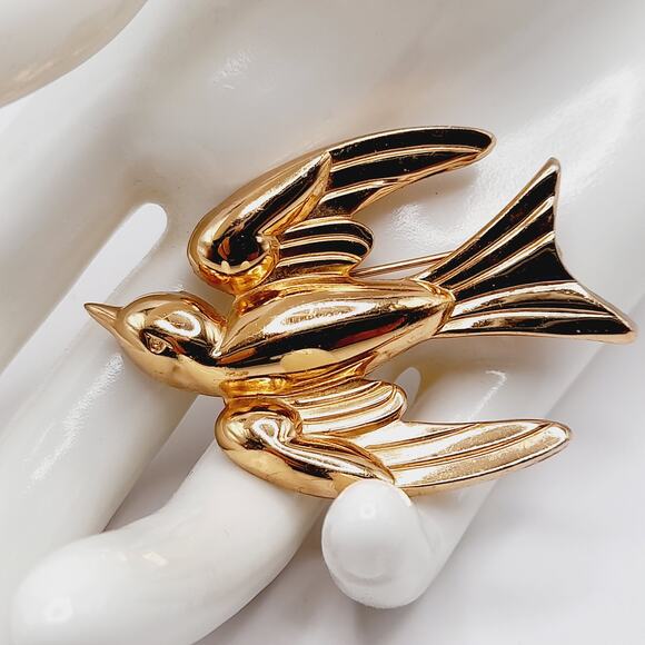Vintage Coro Pegasus Bird Brooch Gold Tone 1940s 1950s 2 Inch Signed - Picture 3 of 9